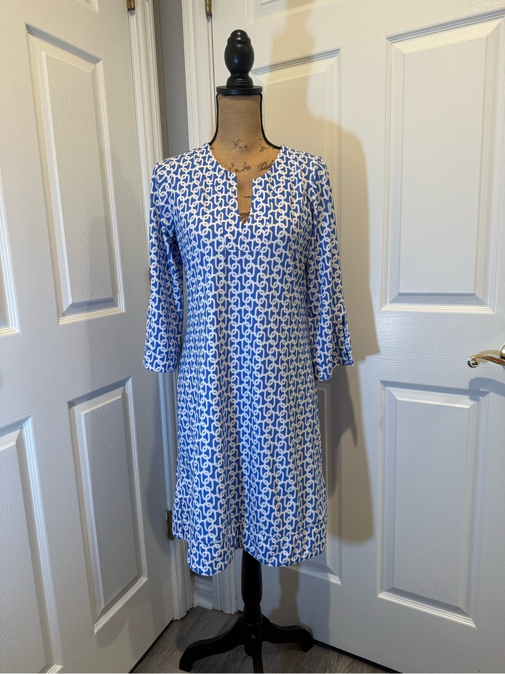 Jude Connally Blue & White Chain-Link Split Neck Dress.
